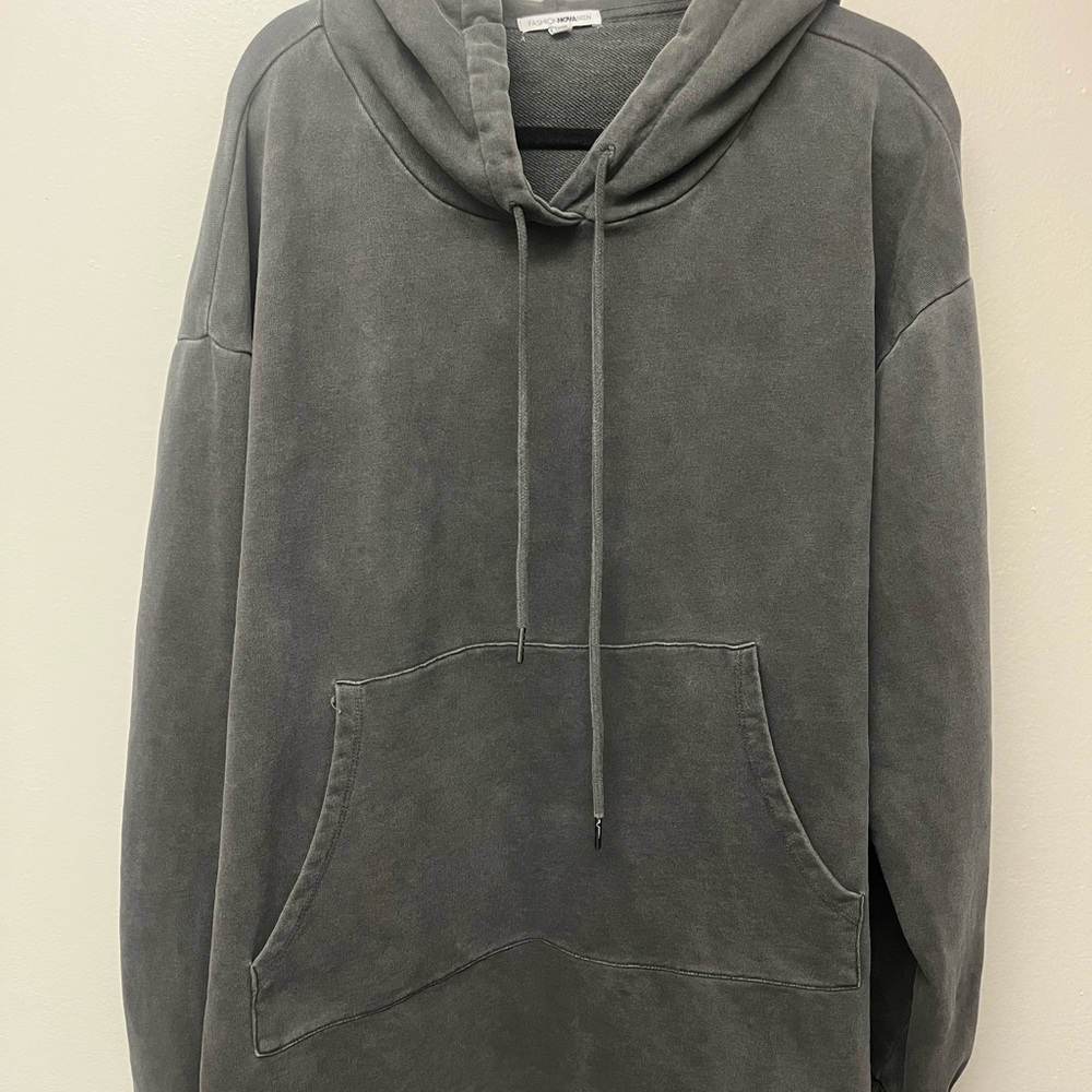 Distressed color Mens hoodie. Has the “worn” look. It’s in perfect condition.